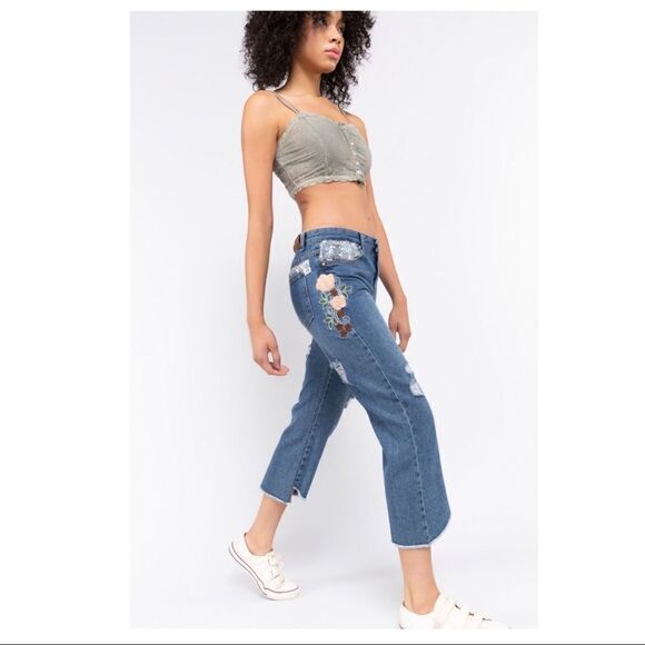 boyfriend Fit Distressed Jeans w Floral Embroidery - Picture 2 of 15
